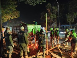Usai Puncak, Puluhan Kios di Jalur Cianjur-Bandung Dibongkar