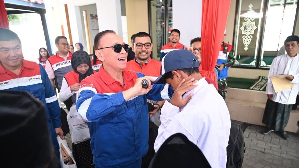 Pertamina Salurkan Paket Sekolah untuk Ratusan Anak di Banyuwangi