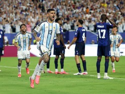 Soccer Football - FIFA World Cup 2026 - Round of 32 - Argentina v Cape Verde - Miami Stadium, Miami Gardens, Florida, U.S. - July 3, 2026 Argentina's Cristian Romero celebrates scoring their third goal REUTERS/Paul Childs