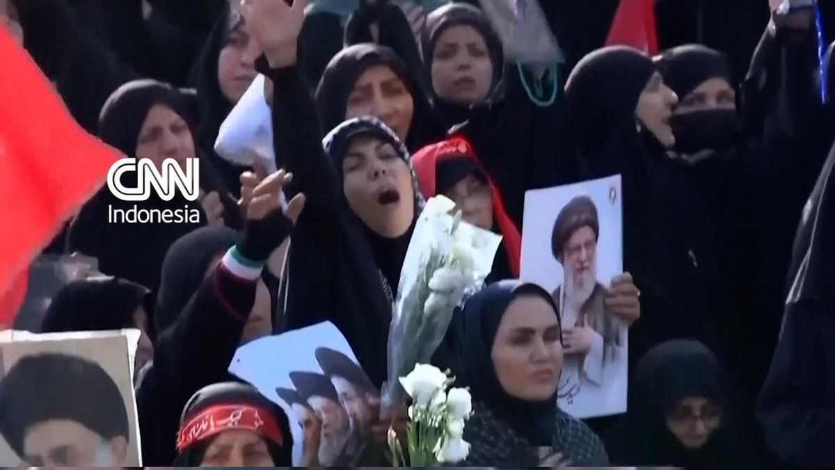 Air Mata dan Teriakan Massa Warnai Upacara Pemakaman Ali Khamenei di Teheran