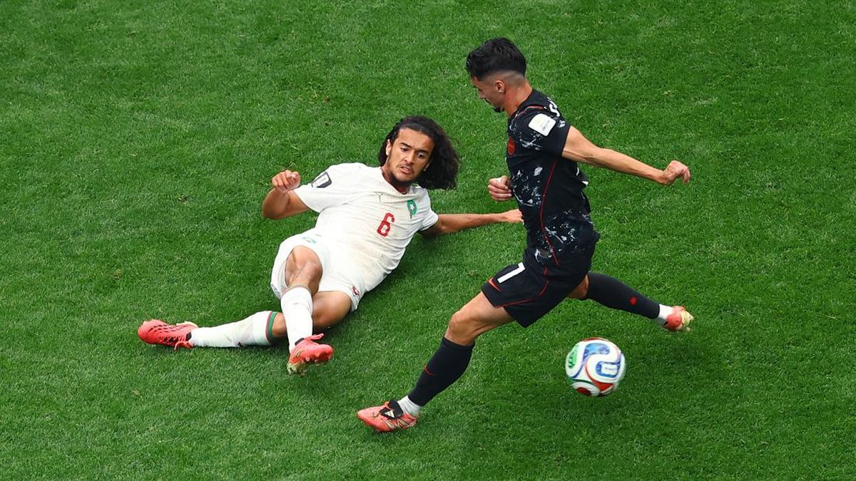 Profil Ayyoub Bouaddi, Eks Rekan Calvin Verdonk Berlabuh di Man City