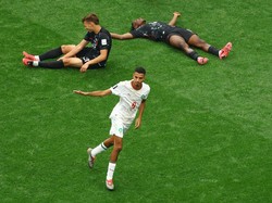 Soccer Football - FIFA World Cup 2026 - Round of 16 - Canada v Morocco - Houston Stadium, Houston, Texas, U.S. - July 4, 2026 Morocco's Azzedine Ounahi celebrates scoring their second goal as Canada players look dejected REUTERS/Issei Kato