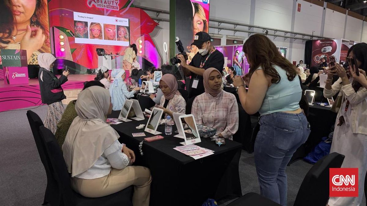 Keseruan Pengujung Ikut Kelas Makeup di Hari Terakhir JxB 2026