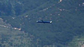 Warga Ukraina kini memanfaatkan fitur saluran atau channel di aplikasi perpesanan Telegram untuk melacak serangan rudal dan drone dari Rusia secara real-time.