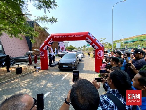 MG Motor Indonesia melakukan serah terima simbolis sebanyak 1.000 unit MGS5 EV di PIK 2, Sabtu (4/7).