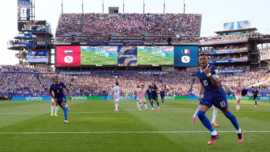 Soccer Football - FIFA World Cup 2026 - Round of 16 - Paraguay v France - Philadelphia Stadium, Philadelphia, Pennsylvania, U.S. - July 4, 2026 France's Kylian Mbappe celebrates scoring their first goal REUTERS/Omar Aziz