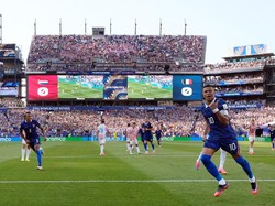Soccer Football - FIFA World Cup 2026 - Round of 16 - Paraguay v France - Philadelphia Stadium, Philadelphia, Pennsylvania, U.S. - July 4, 2026 France's Kylian Mbappe celebrates scoring their first goal REUTERS/Omar Aziz