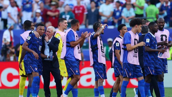 Soccer Football - FIFA World Cup 2026 - Round of 16 - Paraguay v France - Philadelphia Stadium, Philadelphia, Pennsylvania, U.S. - July 4, 2026  France coach Didier Deschamps and France's Kylian Mbappe celebrate after the match as France qualify for