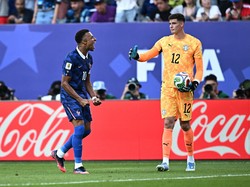 Saat Mbappe Cuekin Jabat Tangan Kiper Paraguay