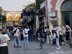 Kota Lama Semarang Ramai Diserbu Wisatawan Saat Libur Sekolah