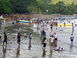 Libur Sekolah, Wisatawan Serbu Pesisir Selatan Trenggalek