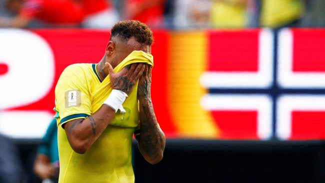 Soccer Football - FIFA World Cup 2026 - Round of 16 - Brazil v Norway - New York New Jersey Stadium, East Rutherford, New Jersey, U.S. - July 5, 2026 Brazil's Neymar Jr. looks dejected after the match as Brazil are eliminated from the World Cup. REUT