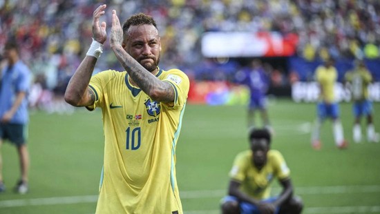 Brazil's forward #10 Neymar reacts after losing the 2026 World Cup round of 16 football match between Brazil and Norway at the New York/New Jersey Stadium in East Rutherford on July 5, 2026.  (Photo by ANGELA WEISS / AFP)