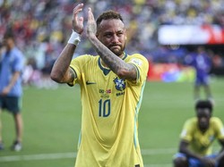 Brazil's forward #10 Neymar reacts after losing the 2026 World Cup round of 16 football match between Brazil and Norway at the New York/New Jersey Stadium in East Rutherford on July 5, 2026.  (Photo by ANGELA WEISS / AFP)