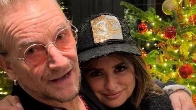 Penelope Cruz Nekat Bikin SIM Usai Dapat Hadiah Mobil dari Bono U2