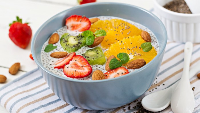 Chia Pudding vs Yogurt, Mana yang Lebih Baik untuk Sarapan Sehat?