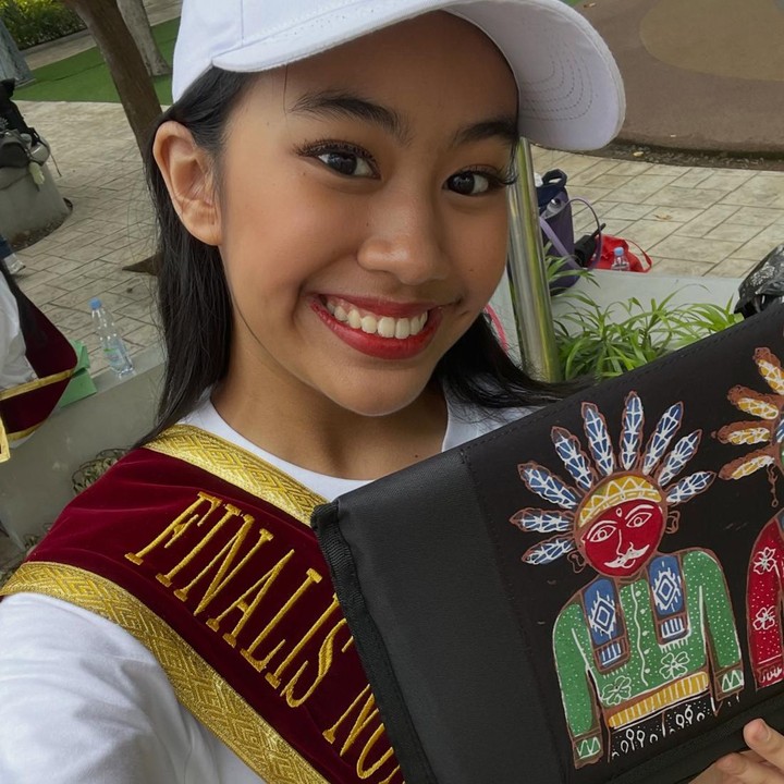 <p>Baru-baru ini, Alya mengungkap bahwa sang putri ternyata tertarik mengikuti kompetisi Abang None Jakarta. Sebagai orang tua, tentu ia memberikan dukungan sekaligus pesan penting untuk putrinya.&nbsp;(Foto: Instagram @arohali)</p>