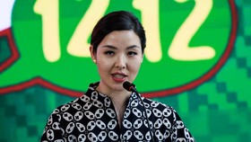 Executive Director Tokopedia dan TikTok Shop Indonesia Stephanie Susilo menegaskan kabar PHK terhadap karyawan tidak benar dan menyebut perusahaan saat ini hanya melakukan penataan tenaga kerja serta mobilitas internal di lingkungan TikTok-Tokopedia
