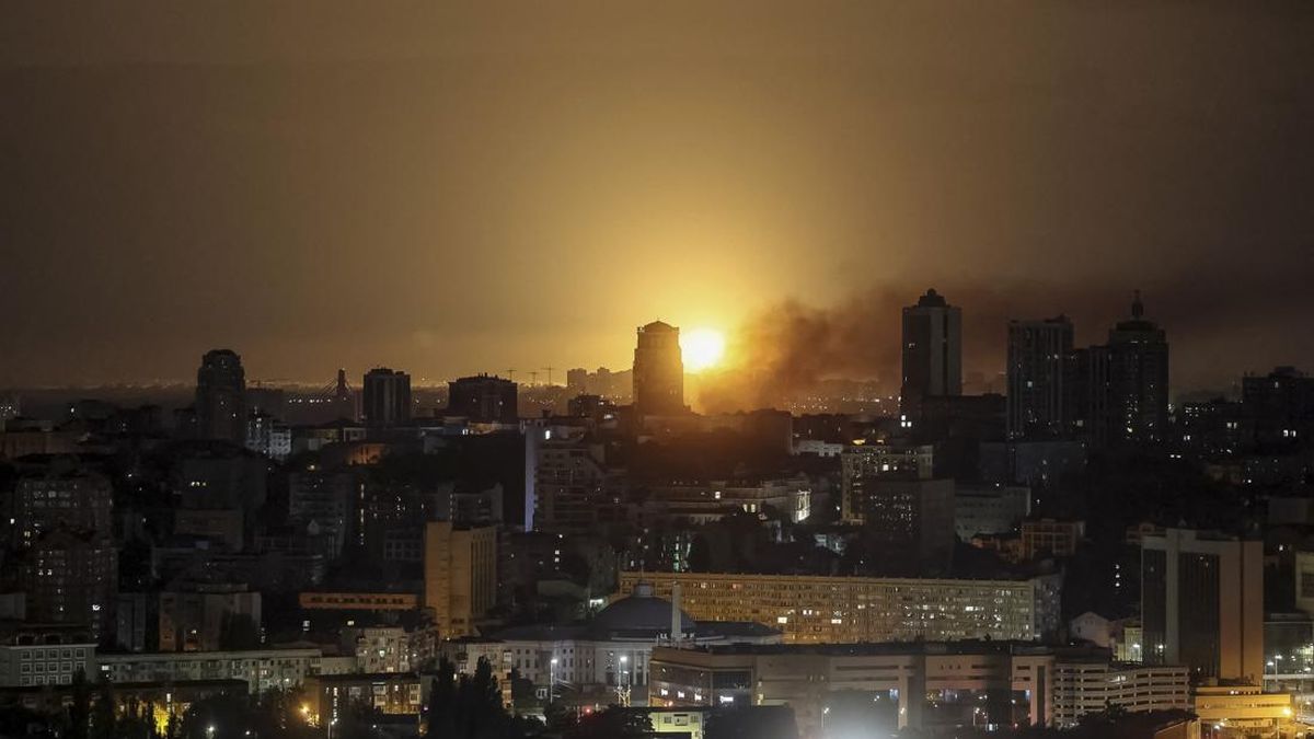 Rusia Hujani Kyiv dengan Rudal Balistik, Serangan Terbesar Sejak 2022