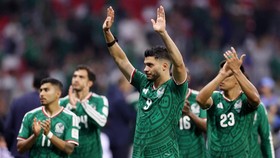 Soccer Football - FIFA World Cup 2026 - Round of 16 - Mexico v England - Estadio Azteca, Mexico City, Mexico - July 5, 2026 Mexico's Raul Jimenez looks dejected as he applauds fans with teammates after the match following their elimination from the W