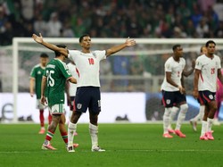 Soccer Football - FIFA World Cup 2026 - Round of 16 - Mexico v England - Estadio Azteca, Mexico City, Mexico - July 5, 2026 England's Jude Bellingham celebrates scoring their second goal REUTERS/Paul Childs