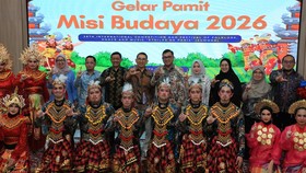 Menteri Kebudayaan RI, Fadli Zon, melepas Misi Budaya SMA Labschool Kebayoran yang akan mengikuti 38th International Competition and Festival of Folklore, Dance and Music "Étoile de Paris" di Paris, Prancis, pada 9–21 Juli 2026 mendatang.