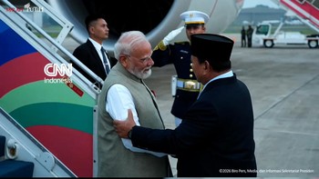 Momen Narendra Modi Tiba di Jakarta, Disambut Presiden Prabowo