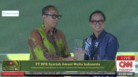 PT BPR Syariah Amani Mulia Indonesia Saat menerima penghargaan Anugerah Adinata Syariah dan Apresiasi Mitra Pendukung Ekosistem Ekonomi Syariah untuk Kategori Outstanding Commitment to Sharia Community Banking Development 2026, di Menara Bank Mega, J