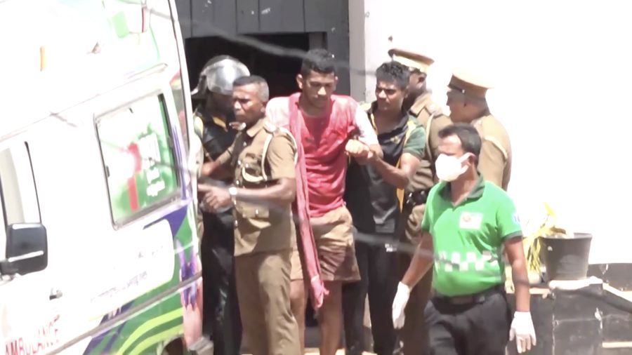 Sedikitnya 25 narapidana tewas dan sekitar 100 lainnya mengalami luka-luka akibat bentrok antar golongan penunggu penjara di Kota Negombo, Sri Lanka, Senin (6/7/2026).