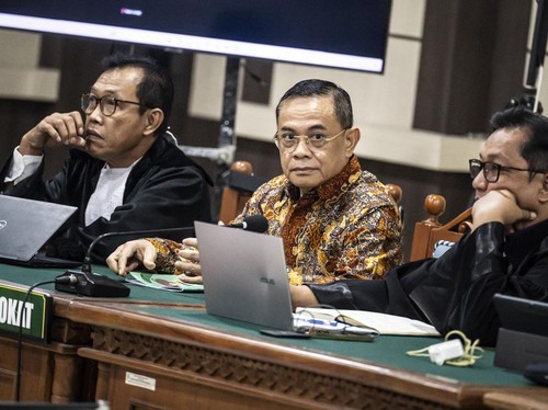 Bupati Pati nonaktif Sudewo di Pengadilan Tipikor Semarang dalam kasus suap dan gratifikasi proyek di DJKA dan pemerasan untuk seleksi perangkat desa.