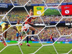 Soccer Football - FIFA World Cup 2026 - Round of 16 - Brazil v Norway - New York New Jersey Stadium, East Rutherford, New Jersey, U.S. - July 5, 2026 Norway's Erling Haaland scores their first goal REUTERS/Dylan Martinez     TPX IMAGES OF THE DAY