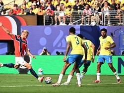 Soccer Football - FIFA World Cup 2026 - Round of 16 - Brazil v Norway - New York New Jersey Stadium, East Rutherford, New Jersey, U.S. - July 5, 2026 Norway's Erling Haaland scores their second goal REUTERS/Dylan Martinez     TPX IMAGES OF THE DAY