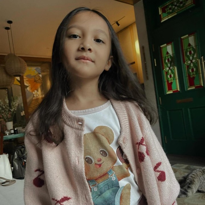 <p>Surinala lahir pada 24 September 2018. Putri semata wayang Putri Marino dan Chicco Jericho ini beranjak ke usia 8 tahun, Bunda. (Foto: Instagram @chicco.jerikho/ @putmardisini)</p>