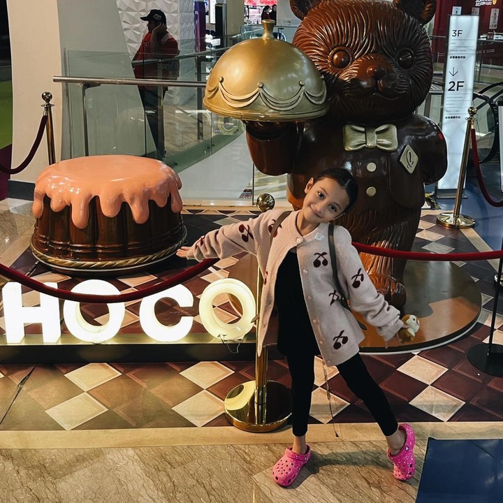 <p>Putri Marino dan Chicco Jericho sering membagikan potret sang putri di media sosial Instagram. Baru-baru ini, Putri Marino mengunggah foto-foto sang putri yang terlihat energik dan ceria. (Foto: Instagram @chicco.jerikho/ @putmardisini)</p>