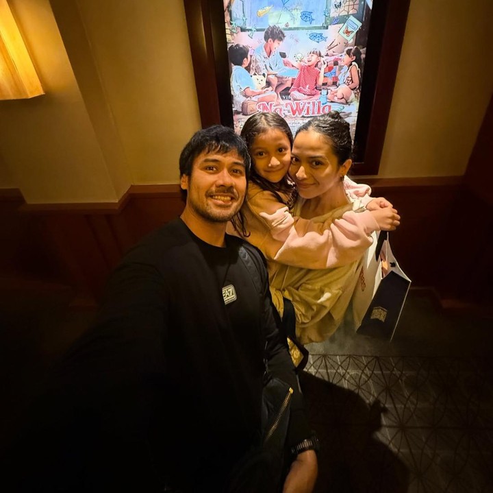 <p>Kehidupan rumah tangga pasangan artis Putri Marino dan Chicco Jericho dikenal harmonis dan jauh dari gosip miring. Setelah resmi menikah, pasangan ini dikaruniai seorang anak perempuan bernama Surinala Carolina Jarumilind. (Foto: Instagram @chicco.jerikho/ @putmardisini)</p>