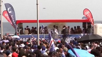 Momen Warga Sambut Kepulangan Timnas Cape Verde dari Piala Dunia