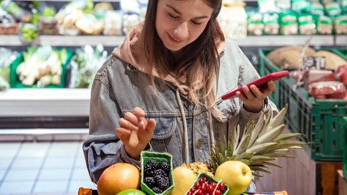4 Buah dan Sayuran yang Sebaiknya Tidak Dibeli dalam Kondisi Sudah Dipotong