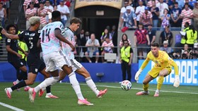 Soccer Football - FIFA World Cup 2026 - Round of 16 - United States v Belgium - Seattle Stadium, Seattle, Washington, U.S. - July 6, 2026 Belgium's Charles De Ketelaere scores their first goal IMAGN IMAGES via Reuters/Troy Wayrynen