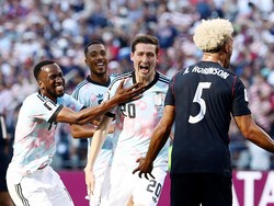 Soccer Football - FIFA World Cup 2026 - Round of 16 - United States v Belgium - Seattle Stadium, Seattle, Washington, U.S. - July 6, 2026 Belgium's Hans Vanaken celebrates scoring their third goal with Dodi Lukebakio and Youri Tielemans as Antonee Ro