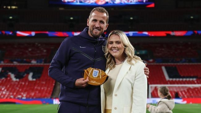 Terpopuler: Kisah Cinta Harry Kane Pencetak Gol Inggris dan Istri