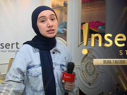 Insert Story: Rumah Ustaz Riza Bernuansa Emas, Sekeluarga Tinggal di Makam