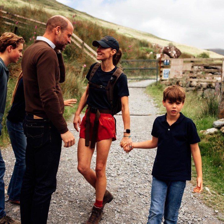 <p>Kate Middleton kembali mencuri perhatian publik usai menyelesaikan <em>Three Peaks Challenge</em> (tantangan Tiga Puncak Nasional), di mana para pendaki mendaki gunung tertinggi di Inggris Raya dalam waktu kurang dari 24 jam pada Juni lalu. (Foto: Instagram @princeandprincessofwales)</p>
