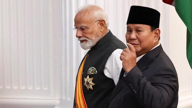 Indian Prime Minister Narendra Modi and Indonesian President Prabowo Subianto leave after a joint-press conference following their meeting at the Merdeka Palace in Jakarta, Indonesia, July 7, 2026. REUTERS/Willy Kurniawan