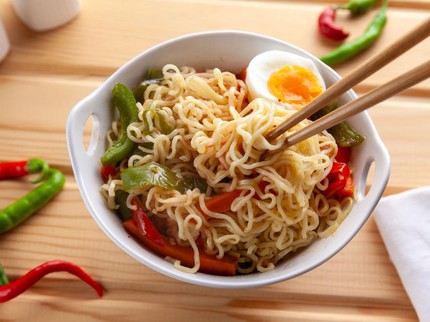 Puluhan Orang Dirawat di RS usai Konsumsi Mi Instan Rasa Ayam Bawang Terkontaminasi Salmonella