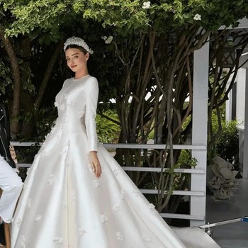 6 Selebriti yang Memilih Gaun Pengantin Christian Dior Selain Taylor Swift