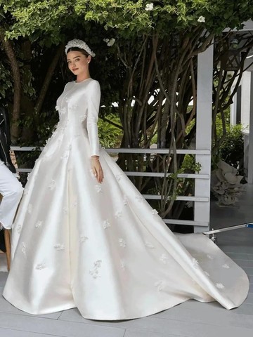 6 Selebriti yang Memilih Gaun Pengantin Christian Dior Selain Taylor Swift
