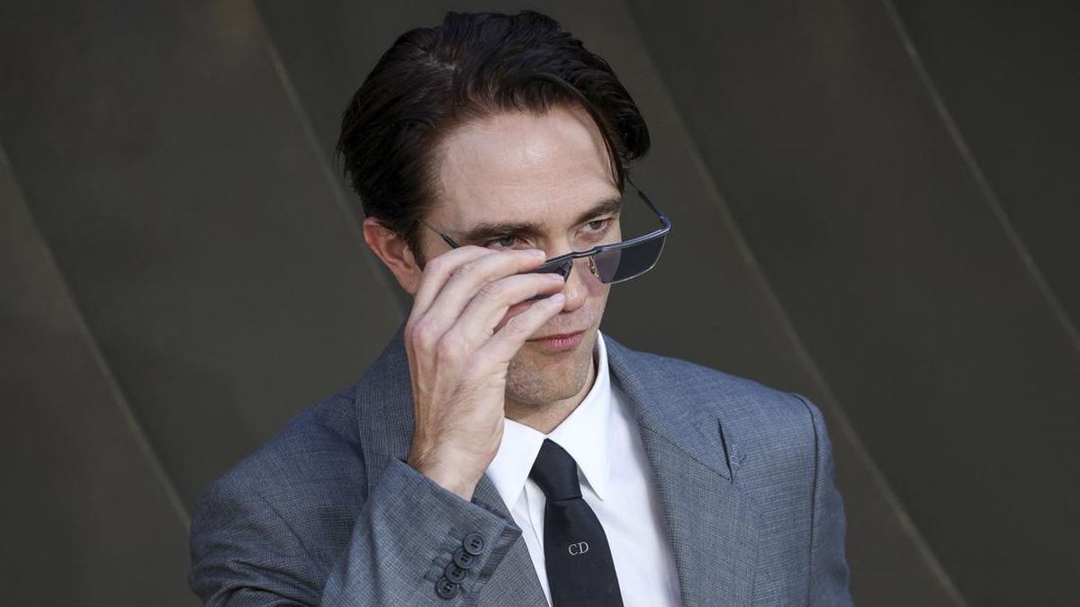 Christopher Nolan Kelakar Robert Pattinson Aktor Tersibuk Saat Ini