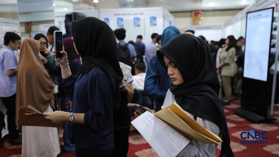 Pemerintah kembali menggelar bursa kerja Jakarta Selatan Career Fest & Bazaar 2026 untuk mempertemukan pencari kerja dengan perusahaan nan sedang membuka lowongan. Job fair secara luring digelar pada 7-8 Juli 2026 di Gedung Nyi Ageng Serang, Setiabudi, Jakarta, Selasa (7/7/2026).