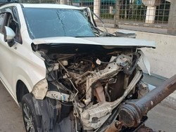 Sopir Diduga Microsleep, Mobil Tabrak Truk Kontainer di Tol Wiyoto Wiyono