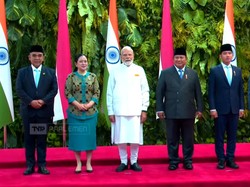 PM India Kunjungi Gedung DPR, Disambut Puan Maharani